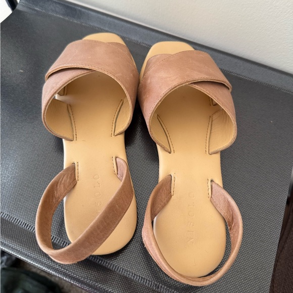 Nisolo All-Day Cross Strap Sandal - Almond - Picture 6 of 9